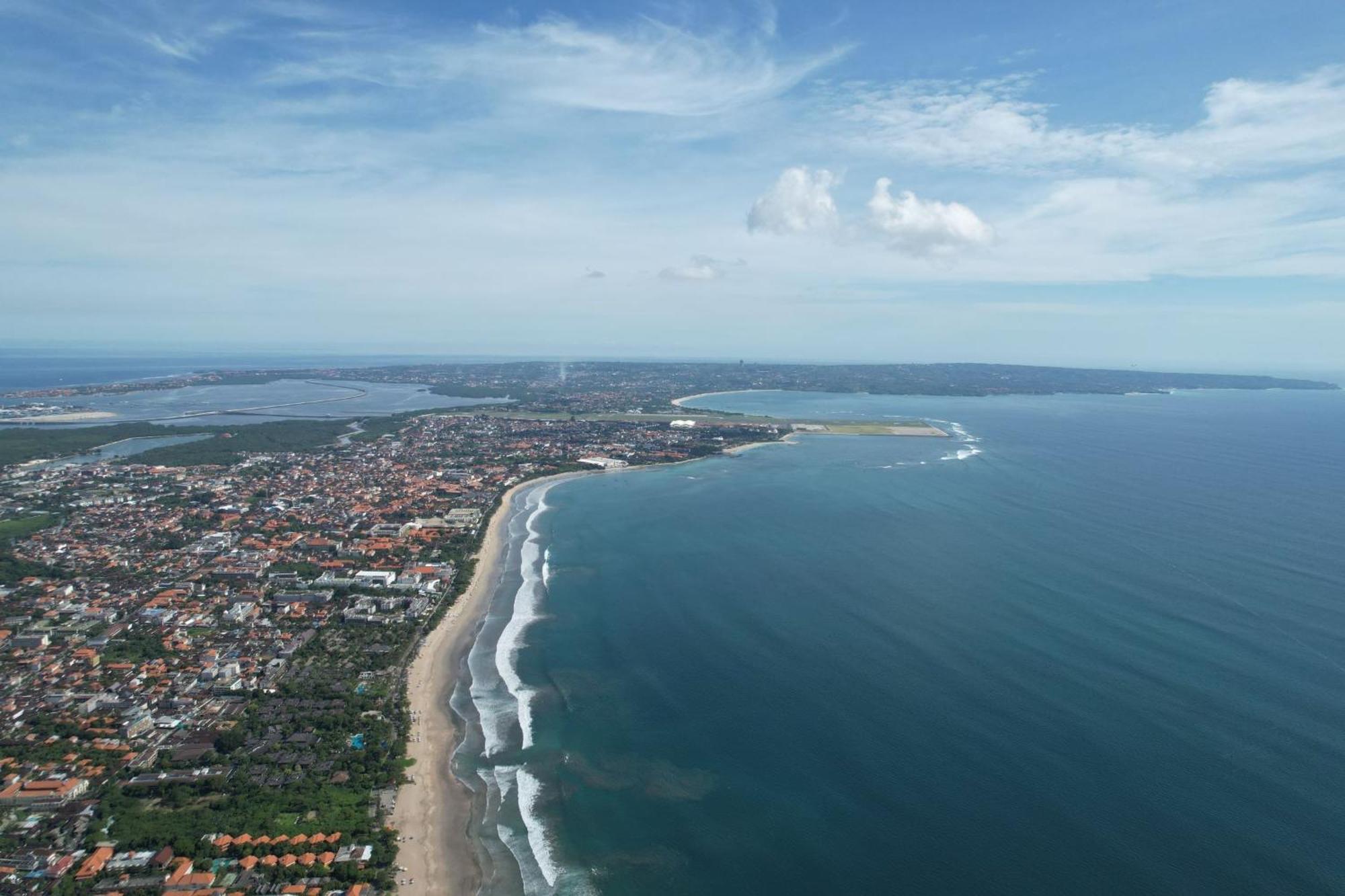 塞米亚克双六豪华酒店 外观 照片 Aerial view of the bay